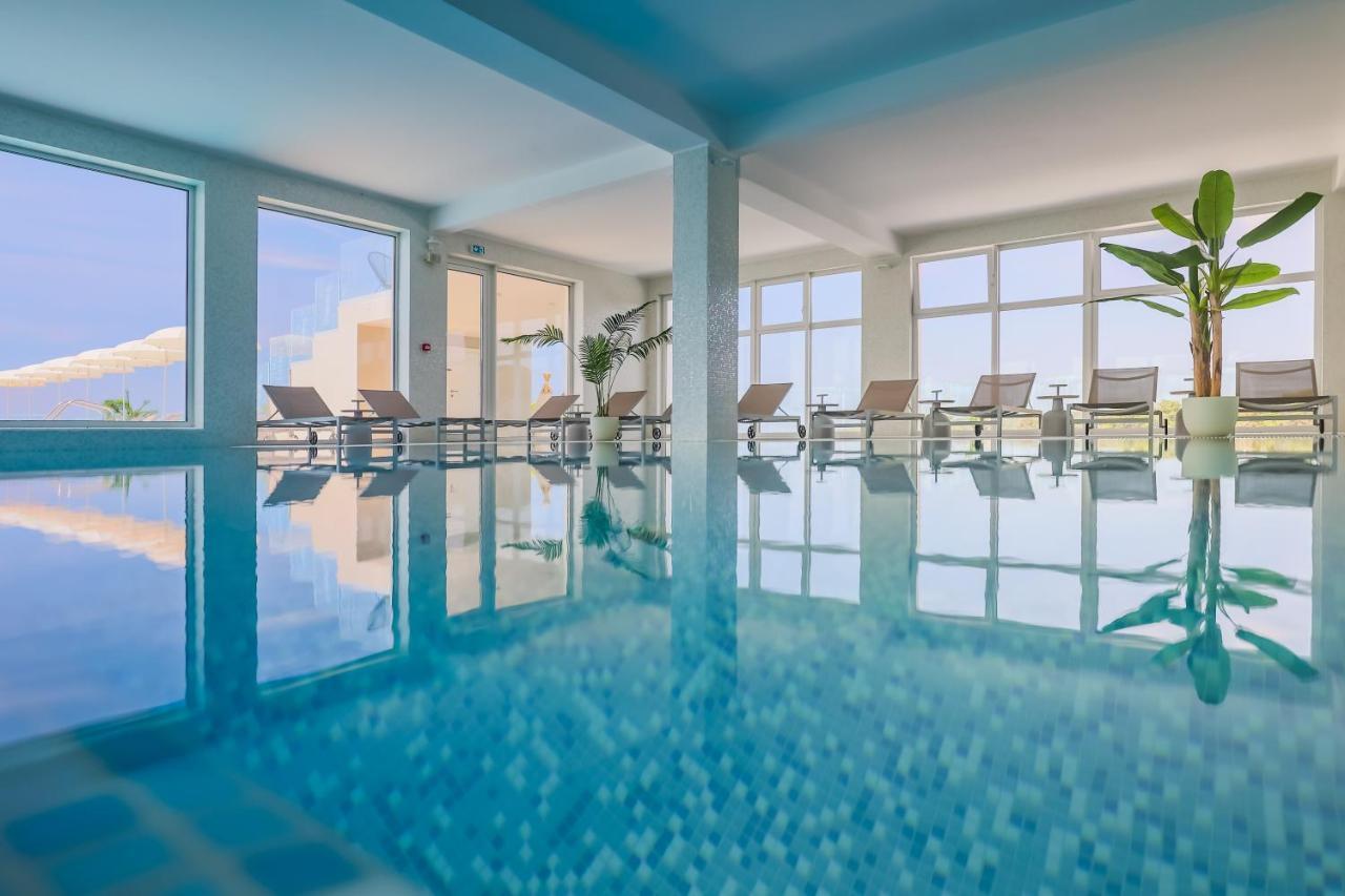Hotel In Excelsis โนวาลยา ภายนอก รูปภาพ